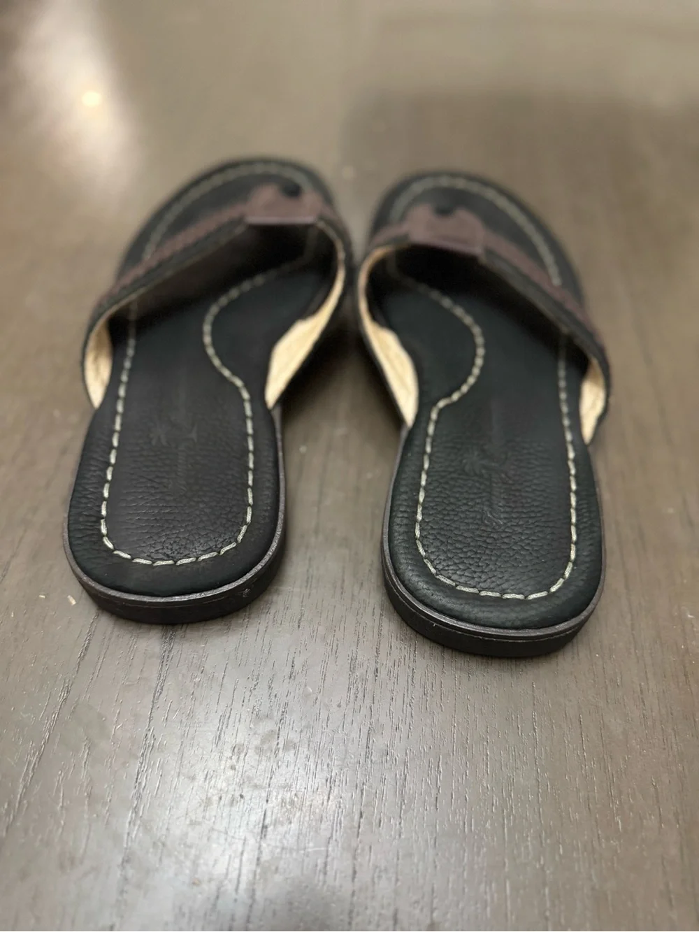 Tommy Bahama Leather Flip Flops Style Anchored Men’s Sz 10M